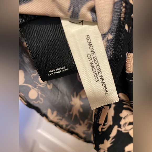 Ann Taylor Petite NWT Floral Long Sleeve Blouse Size XSP - Picture 4 of 7